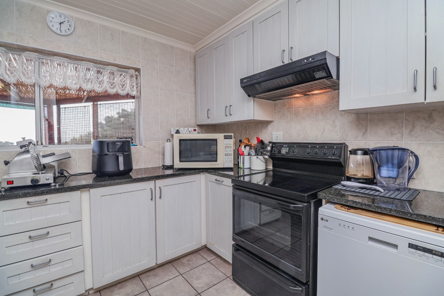 3 Bedroom Property for Sale in Upper Main Street Western Cape